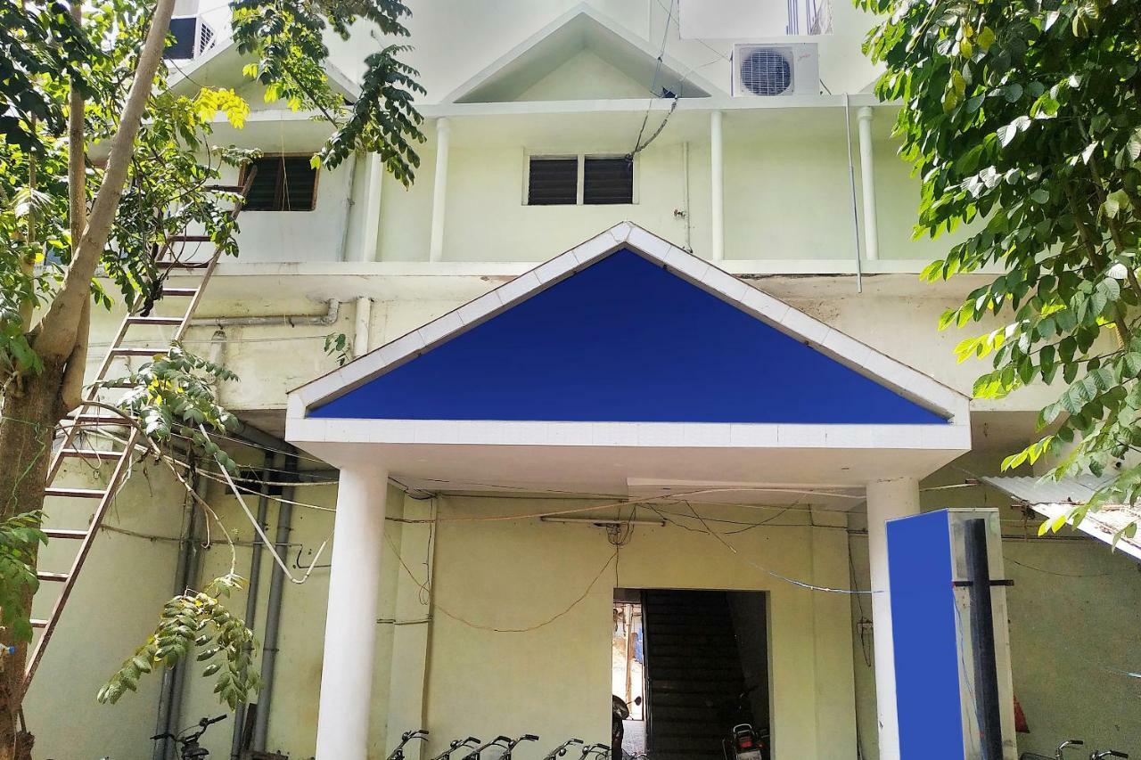 מלון טירונלוולי Oyo 44419 Syed Park Residency מראה חיצוני תמונה